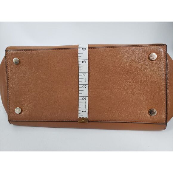 Michael Kors Hamilton Traveler Tote Pebbled Leather Handbag Tan Brown Key & Lock - Picture 7 of 7